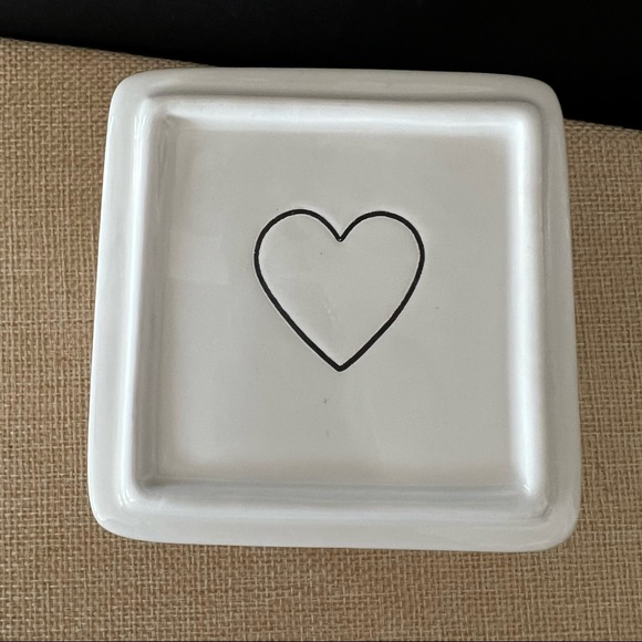 Rae Dunn Heart Artisan Collection Trinket Box - Picture 8 of 10